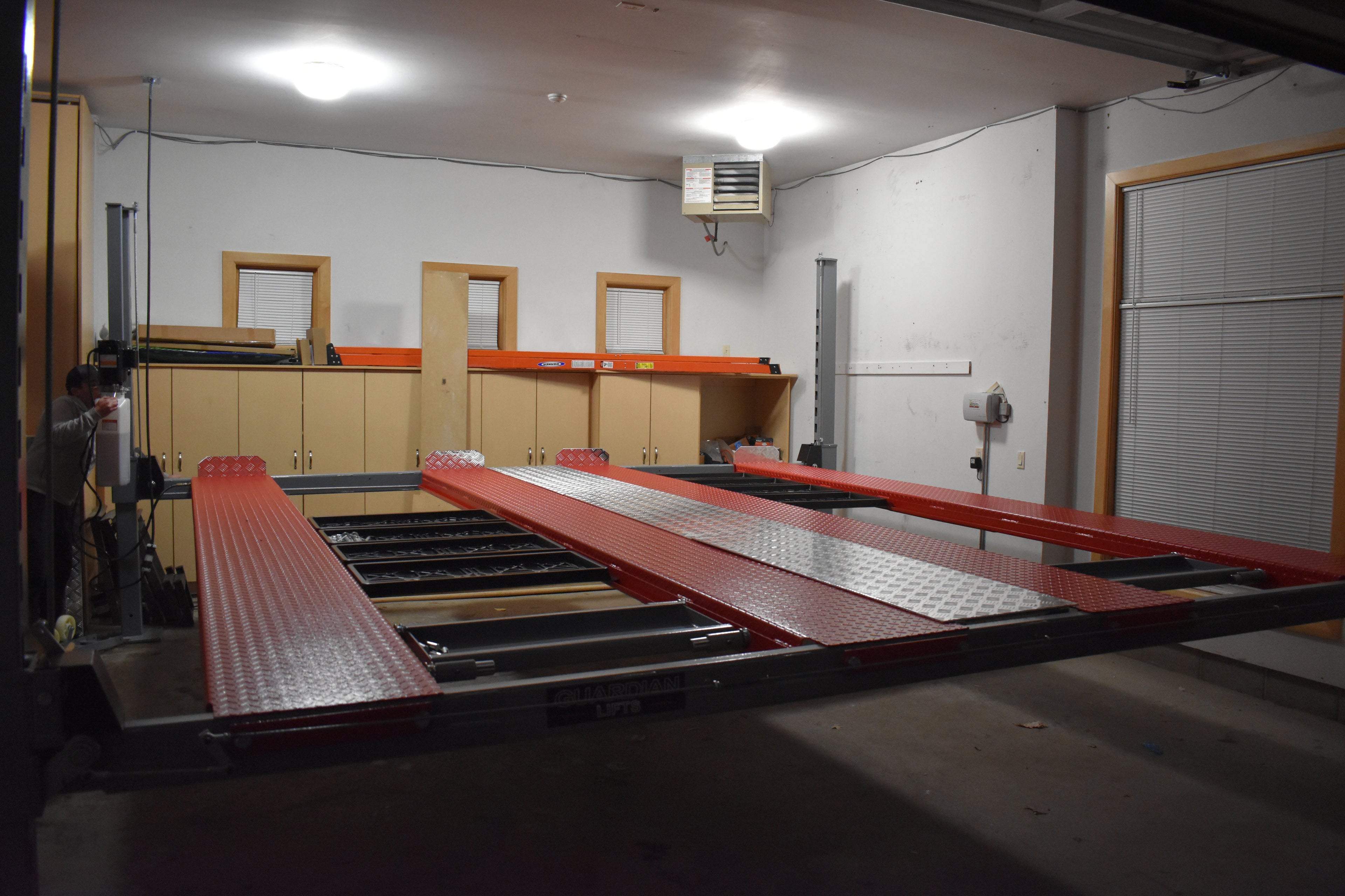 Guardian Lifts 10000 Side-by-Side